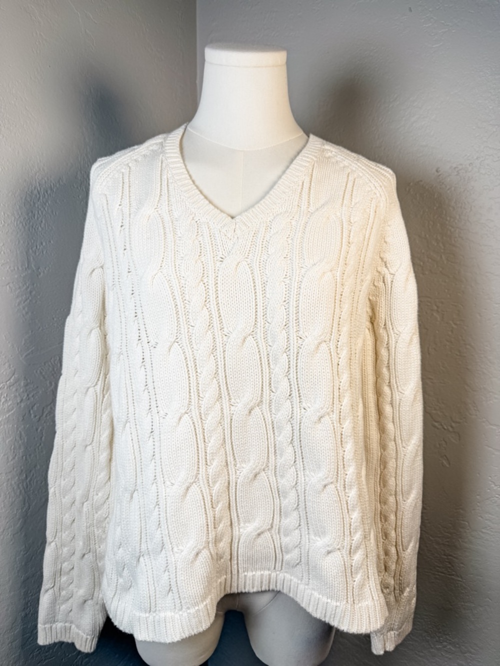 IZOD Cable Knit Sweater Cream Ivory V-Neck 100% Cotton Classic Cozy Size L
